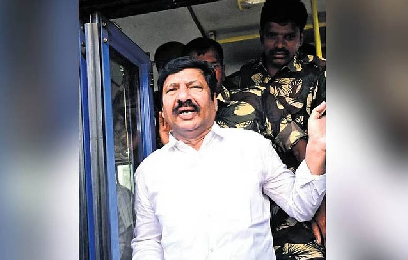 Jogi Ramesh: భార్యాబిడ్డలుంటే ఏం చేస్తారు? ఈ హెచ్చరికలేంటి?