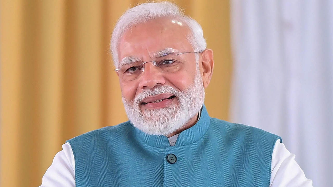 PM Modi: ప్రభుత్వోద్యోగులకు ఎదురుగా కోడిని వేలాడదీసి ప్లేటులో ప్లెయిన్ రైస్ వడ్డిస్తున్న మోదీ