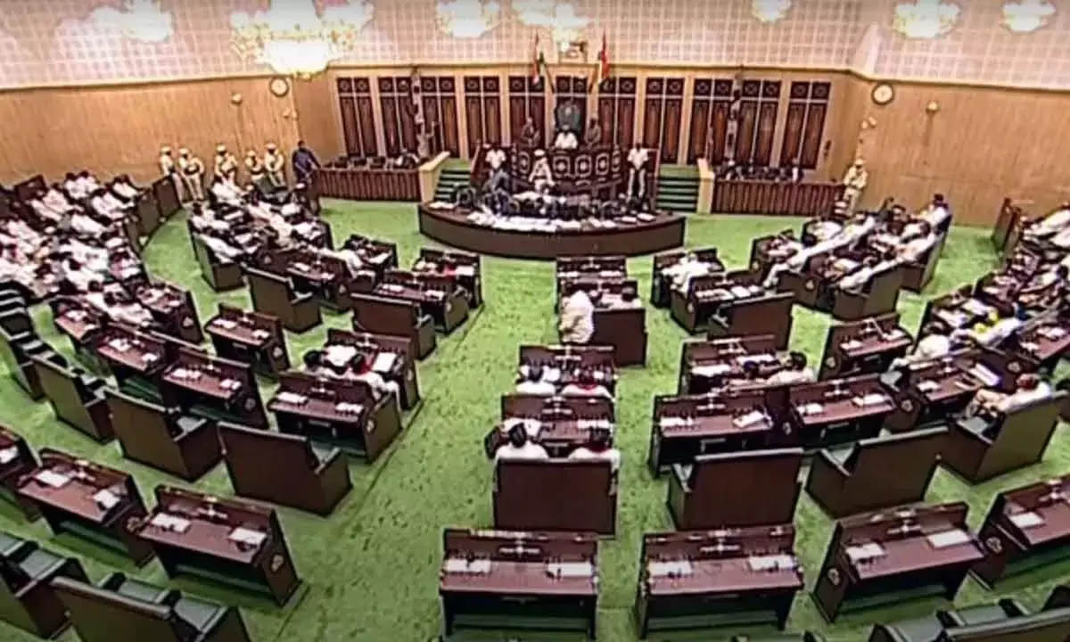 Sensational News: తెలంగాణలో ఎమ్మెల్యేల రాజీనామాల పర్వం.. 10 మంది ఔట్!