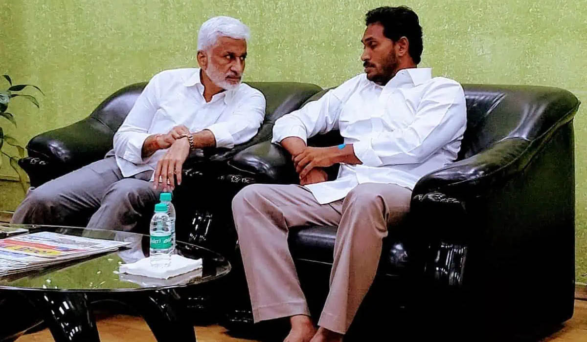 Vijayasai Reddy: అప్పుడు సలహాలివ్వాలనిపించలేదా? లేదంటే జగన్ వినలేదా?